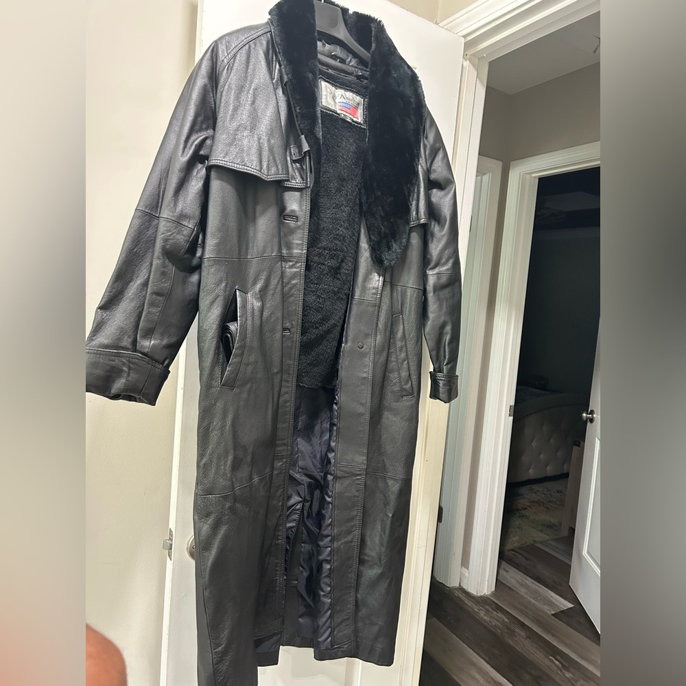 Pre-loved American Leather Trench Coat with Fur Collar Size Small